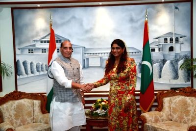 India, Maldives welcome progress in bilateral defence cooperation.(photo:Twitter/@rajnathsingh)